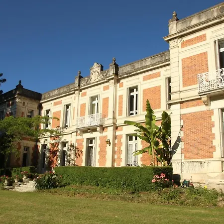 فندق مبيت وإفطار Domaine De Champ Rose Saint-Laurent-de-Belzagot