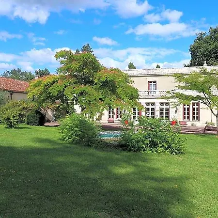 Domaine De Champ Rose 3* Saint-Laurent-de-Belzagot